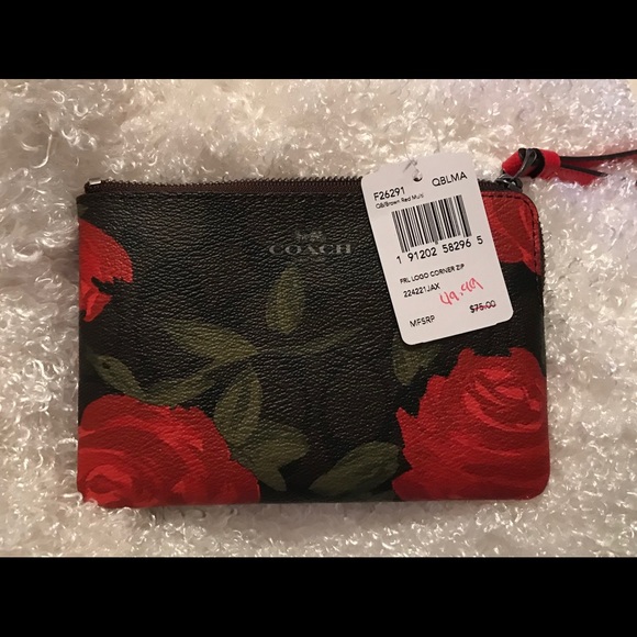 Coach Handbags - 🌹✨🥀Coach Wristlet🌹✨🥀